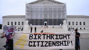 Заповедта за гражданство на Тръмп да бъде блокирана отново, въпреки решението на Върховния съд