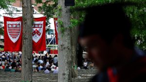 Тъй като САЩ падна сред китайските предпочитания за изследване, Сингапур привлича със статут и култура