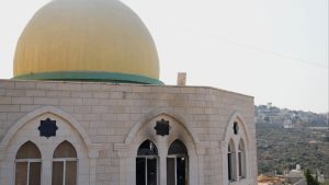 Израелски заселници предизвикаха възмущение с нападението срещу джамия в село на Западния бряг