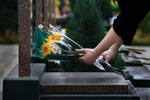 Правилата за погребалните услуги се промениха драстично