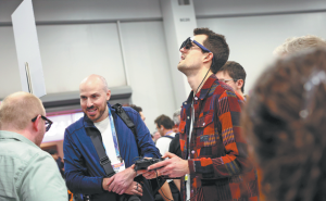 Китайските технологии блестят на изложението за потребителска електроника