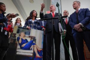 Клинтън отказва да свидетелства в разследването на Епщайн, отхвърляйки републиканските заплахи