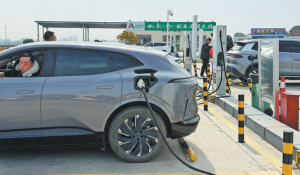 Празничната треска подхранва зареждането по магистралите