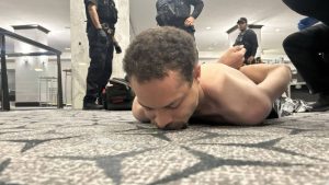 Мъжът, обвинен в опит да убие Тръмп, се съгласява да остане в ареста